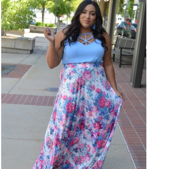 Tara Lynn Boutique St Charles Maxi - Picture 2 of 2